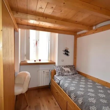 Miniappartamento 'reale' アパート リヴィゾンドリ